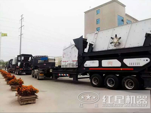 反擊式移動破碎站廠家發貨