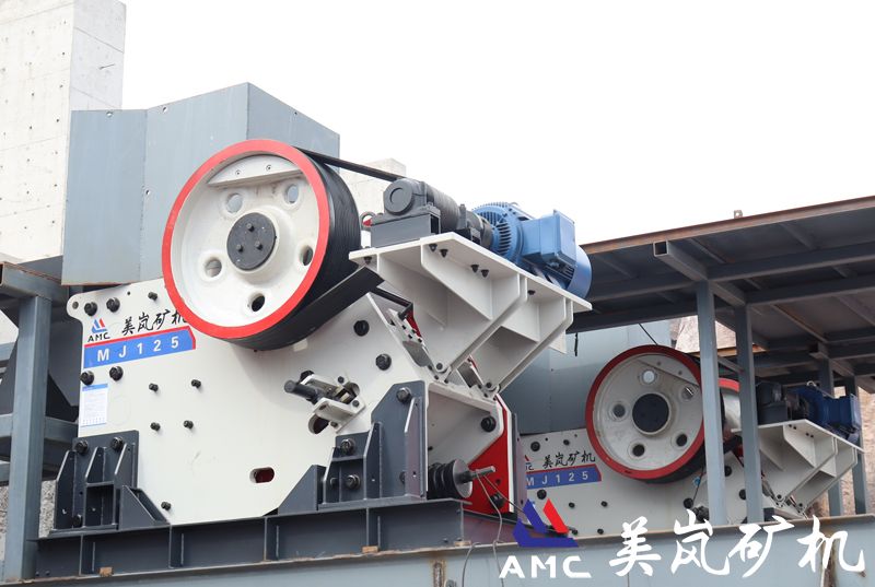 MJ125歐版顎式破碎機工作現場